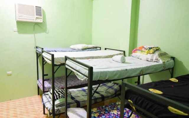 Mom's 24/7 Guest House