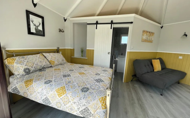 AC/DC Glamping
