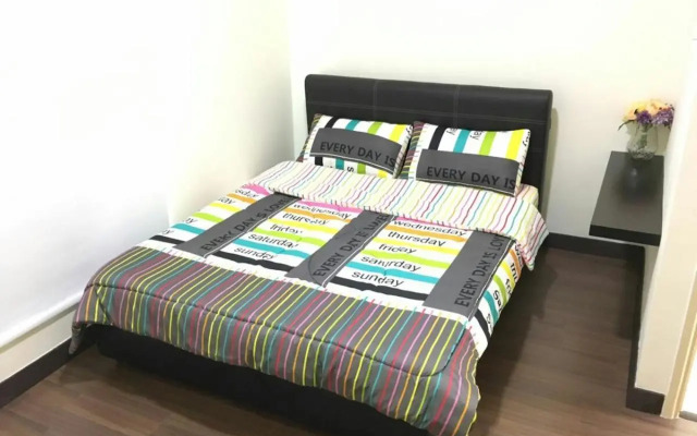 Sandakan Spacious and Comfortable Pool View Condo
