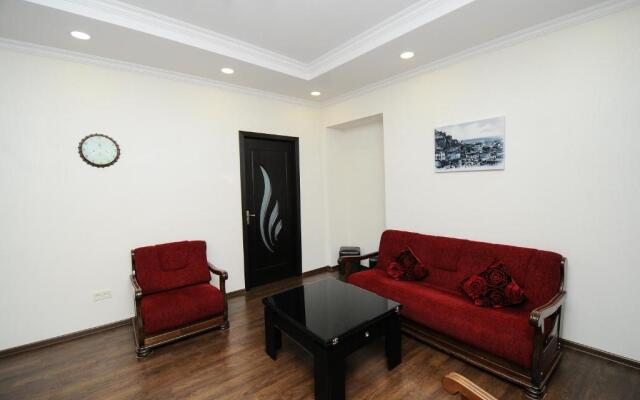 Elegant Modern Apartment