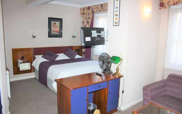 Mitre House Hotel