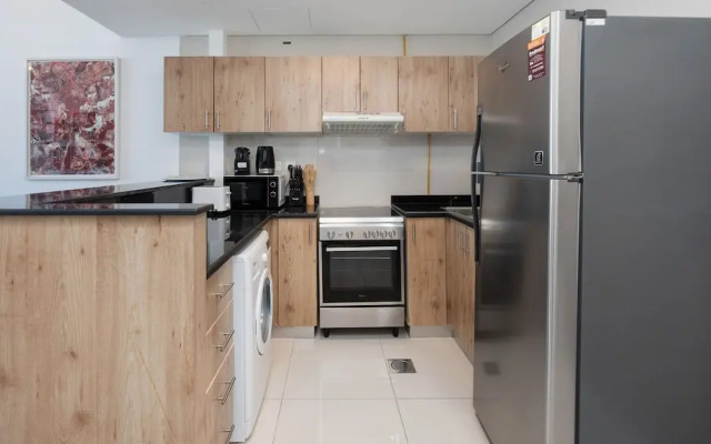 Premium 2BR Apt w Marina Views