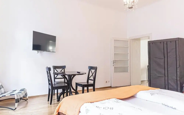 Cozy 2BR Apt Near Vienna Center
