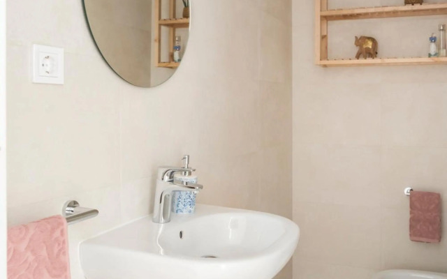 Beautiful apartment with terrace near the beach