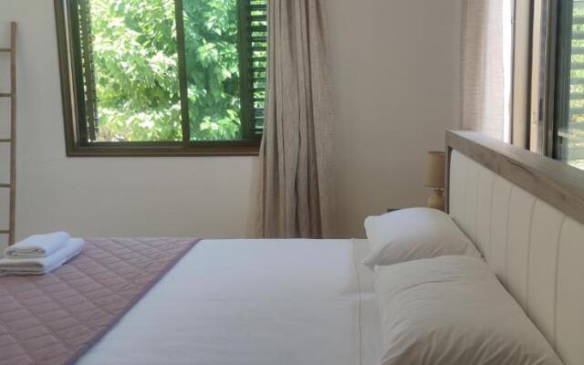 oasis nature almond house