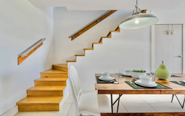 Las Islas Condominiums