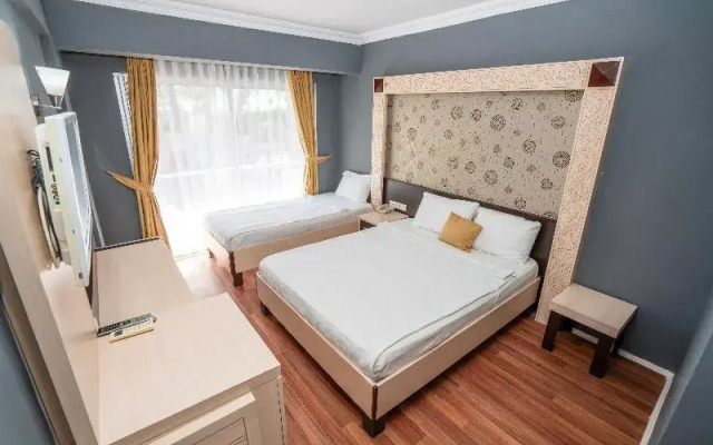 Aperion Beach  Hotel