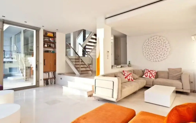 Appealing Villa With Private Terrace