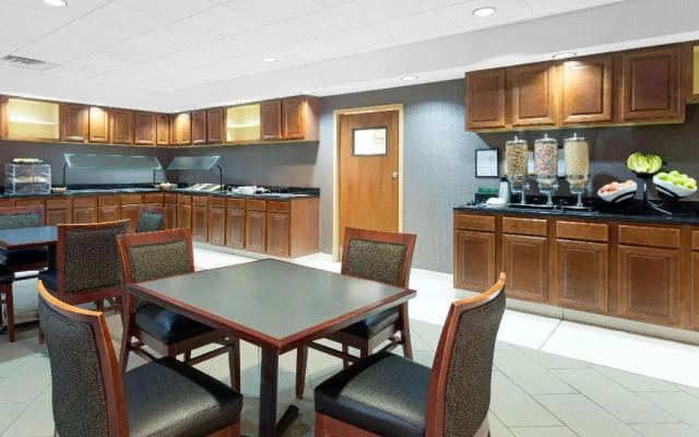 Hawthorn Suites By Wyndham Kingsland