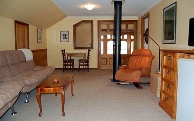 Mole Creek Lodge