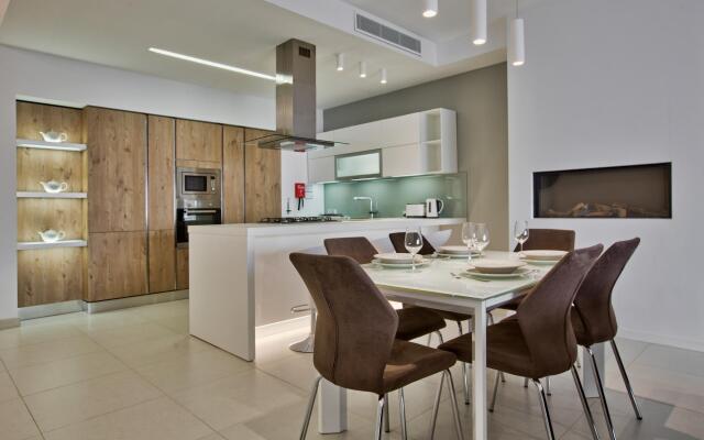 Bright & Spacious 3 Bedroom Apartment in Mellieha