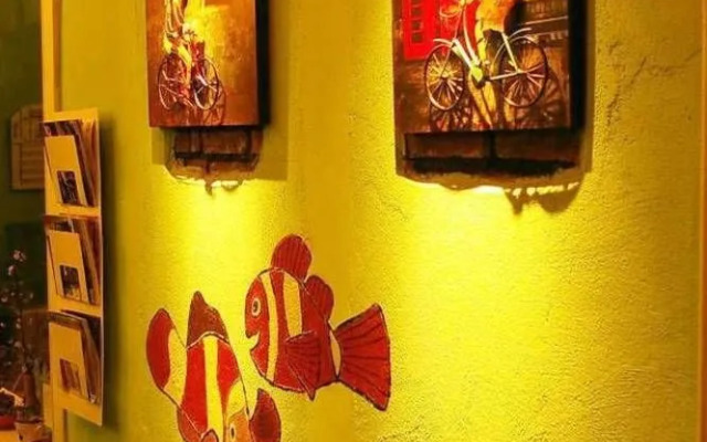 Many People Inn West Street