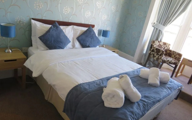 The Queens Arms Hotel