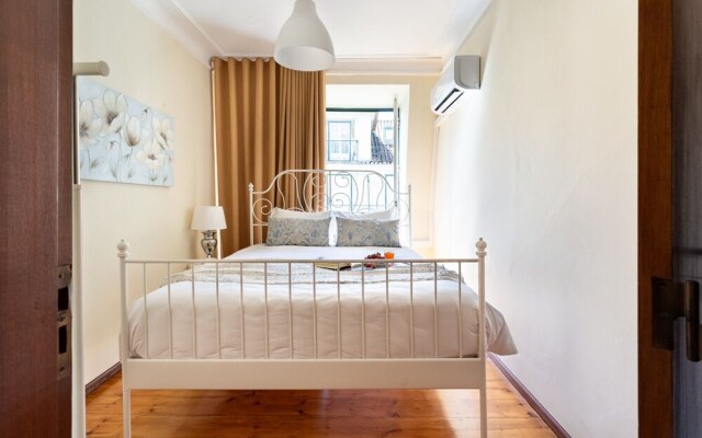 ALTIDO Classic 2BR Apt in Baixa w/balcony in Baixa, close by Rossio subway