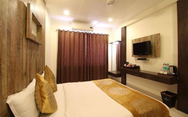 Marigold- Newly Renovated Hotel