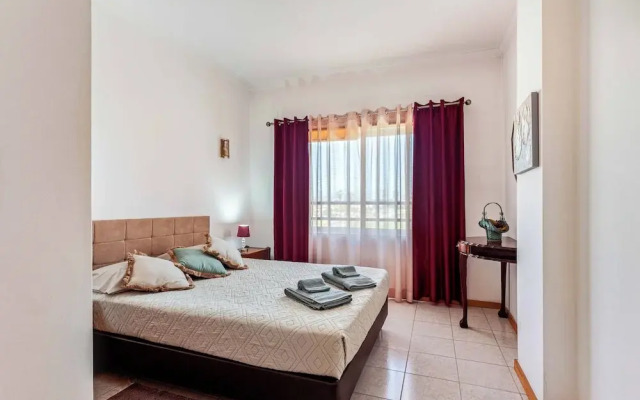 Remarkable 1 Bedroom Apartment Costa da Caparica