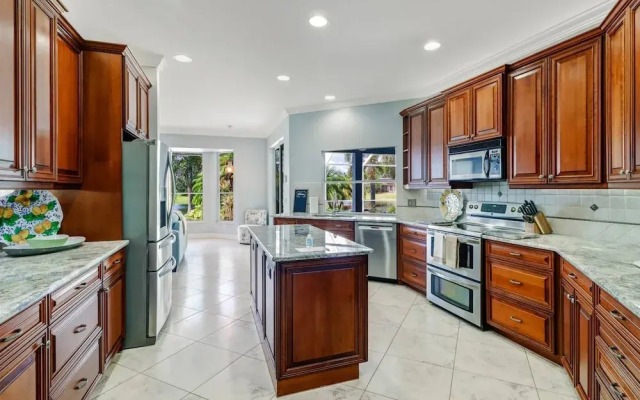9151 Kings Cove Ct