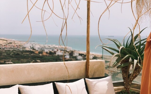 Manzili SurfHouse