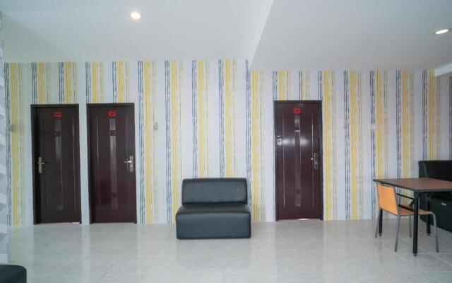 RedDoorz Plus near ITC Cempaka Mas 2