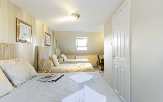 Arden Guest House, Craigmillar Castle Edinburgh