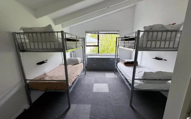 Waiheke Backpackers Hostel
