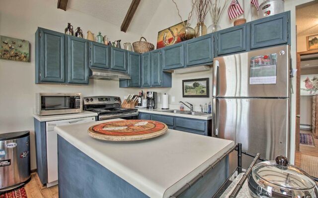 Cozy Wintergreen Cabin Near Mountain Inn & Slopes!