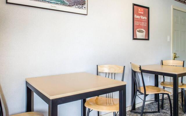 Econo Lodge Bellefonte I-99