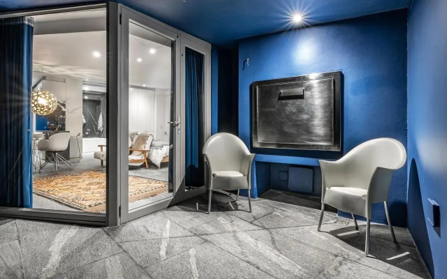 17 Marine, Designer SOLAR powered Apt