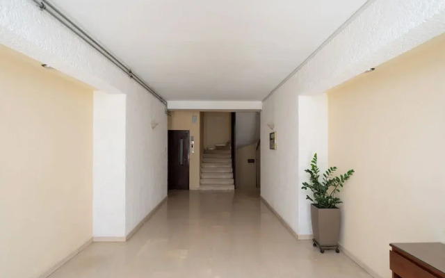 Stylish Apartment in Glyfada with Outdoor Patio