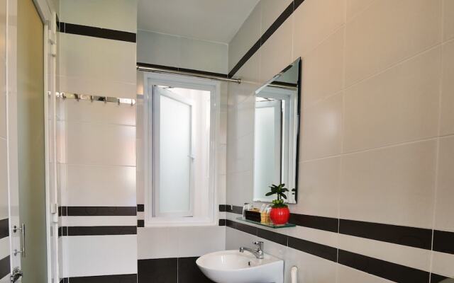 Binbin Hotel 5 Near Lotte Mart D7