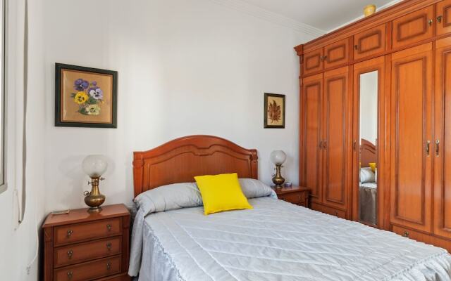 Cozy Holiday Home in Málaga near Beach