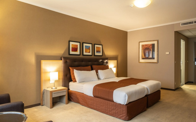 Hyllit Hotel