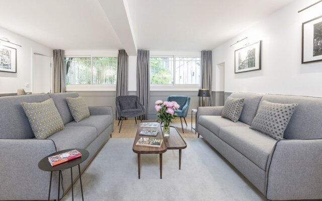 LUX 3BDR Arc de Triomphe I by Livinparis