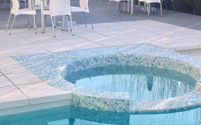 Cafila Boutique Apartments & Spa