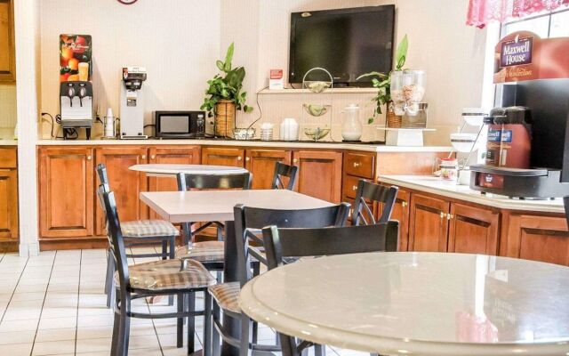 Econo Lodge London North