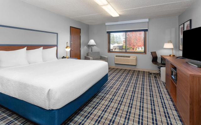 AmericInn by Wyndham Plymouth