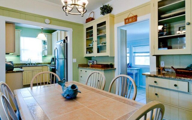 Katie's Beach Bungalow