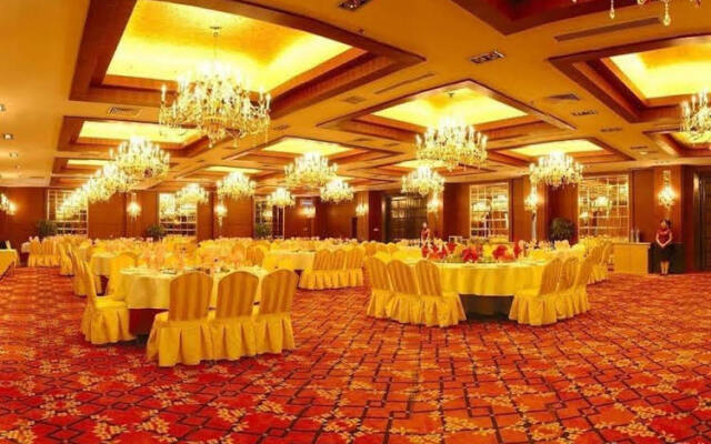 Hohhot Pinnacle Hotel