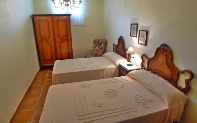 R1044 - Villa Karina