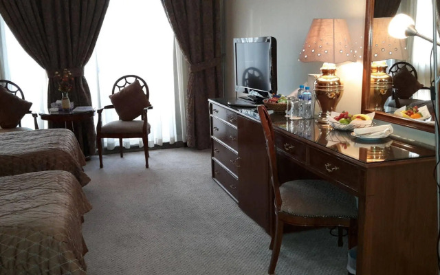 New Park Hotel