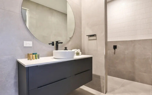 Indulge Apartments City View Penthouses