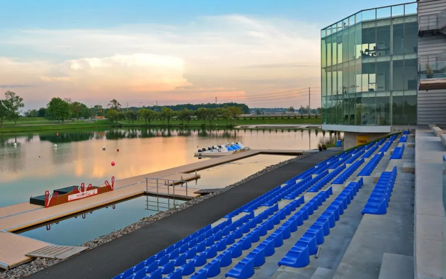 Residence & Conference Centre - Welland