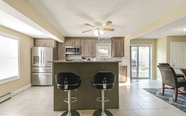 Home Near Skiing & Downtown Worcester