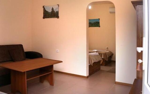 Lucytour Hotel