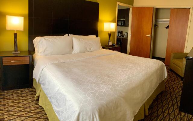 Holiday Inn Express Hotel & Suites Edmond by IHG