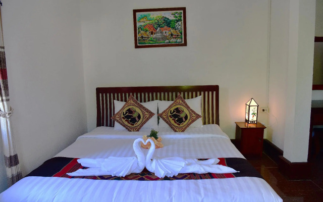 Thatsaphone Hotel