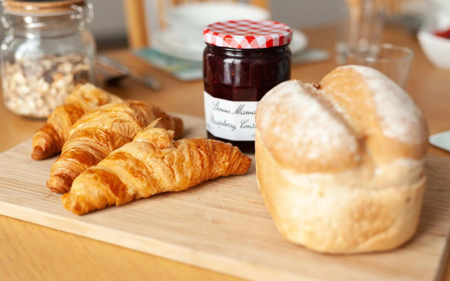 Sea Glimpses with free parking and garden