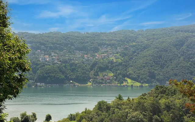Vernate Lugano Lake Sweet View