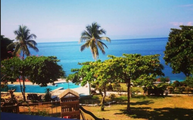 Wahoo Bay Beach Club & Resort