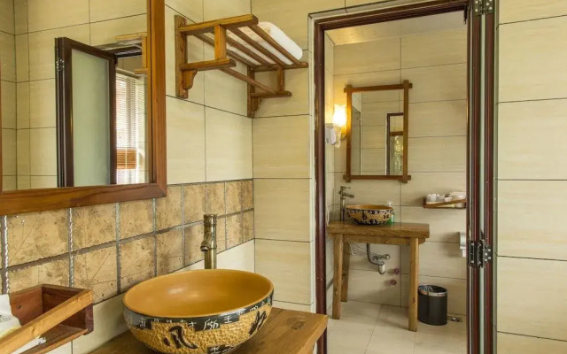 Snow Lion Riverside Resort